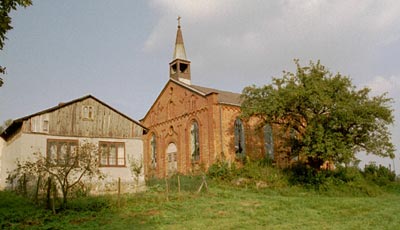 Kirche und Schule von Wiączemin